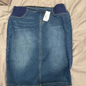 NWT! Classic Blue Women's Denim Skirt